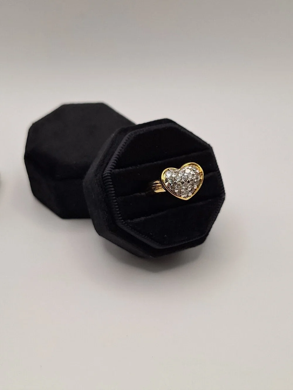 Made w/ Swarovski Crystals Pavé Heart Gold Tone Ring Size 8 New